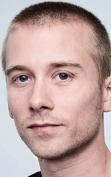 Фотография актёра Лу Тэйлор Пуччи