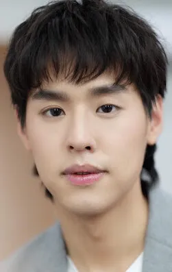 Фотография актёра Путтипон Ассаратанакун