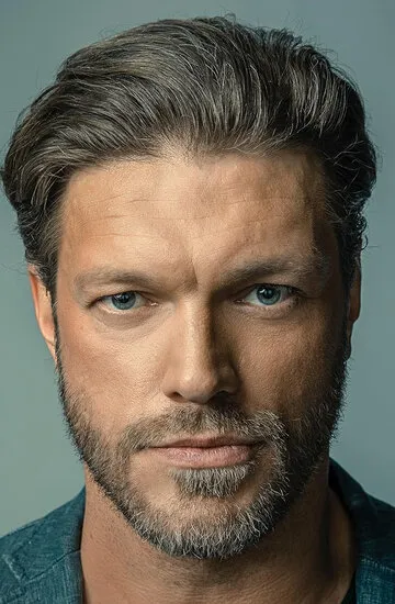 Фотография актёра Адам Коуплэнд