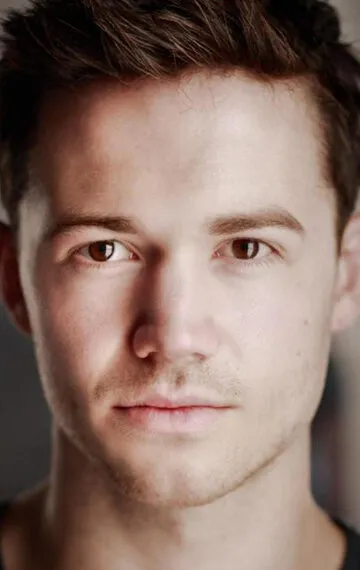 Фотография актёра Том Эйнсли