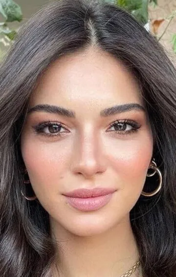 Фотография актёра Мелиса Аслы Памук