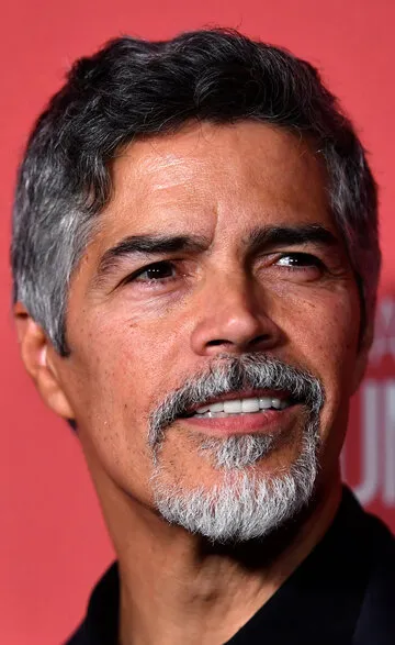 Фотография актёра Эсай Моралес