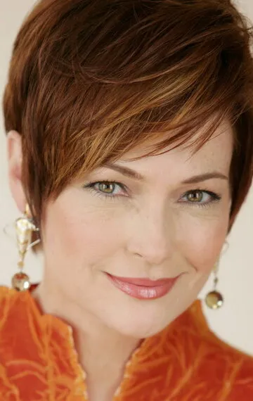 Фотография актёра Кэролин Хеннеси