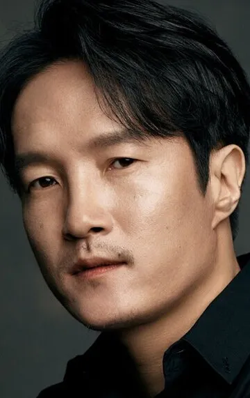 Фотография актёра Ли Джун-ок