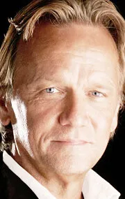 Фотография актёра Сэм Хеннингс