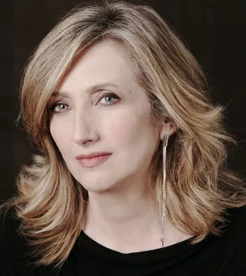 Фотография актёра Лунетта Савино