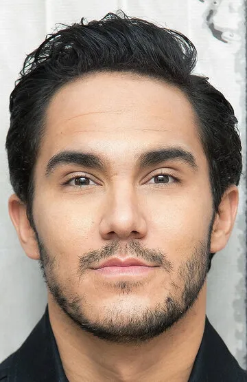 Фотография актёра Карлос ПенаВега