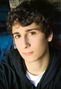 Фотография актёра Дэниэл Тэй