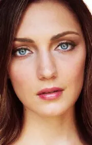 Фотография актёра Ханна Левиен