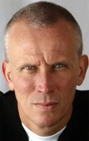 Фотография актёра Питер Уэллер