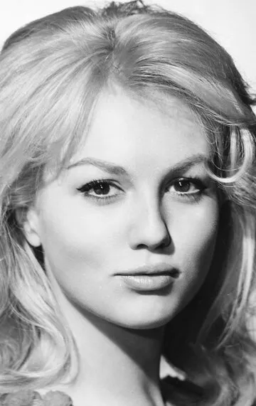 Фотография актёра Милен Демонжо