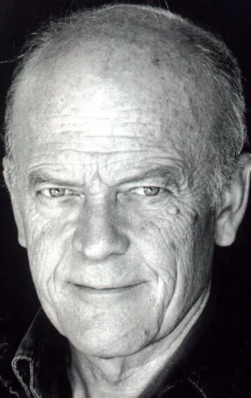 Фотография актёра Майкл Бирн