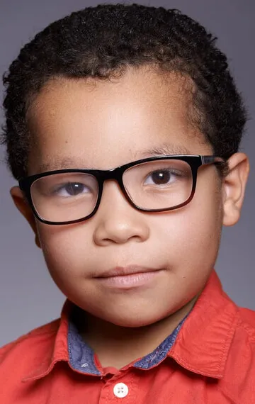 Фотография актёра Тайлер Хоуитт