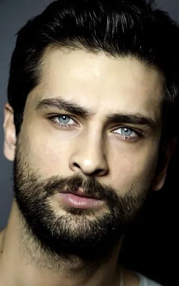 Фотография актёра Онур Туна