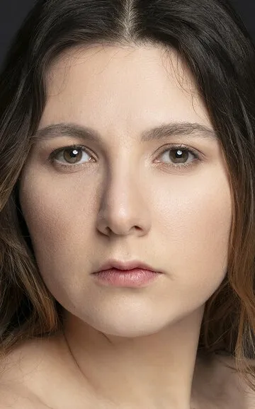 Фотография актёра Гамзе Карадуман