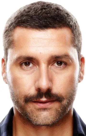 Фотография актёра Орхан Кылыч