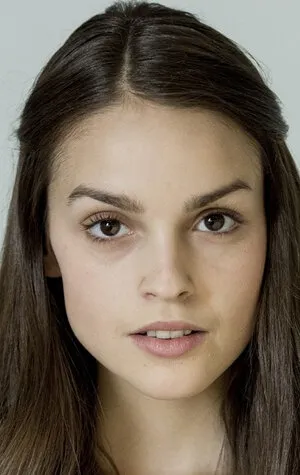 Фотография актёра Луиза Бефорт