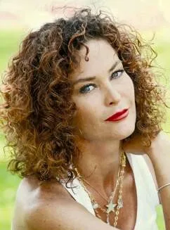 Фотография актёра Ипек Тенолджай