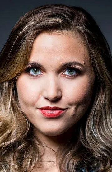 Фотография актёра Тейлор Томлинсон