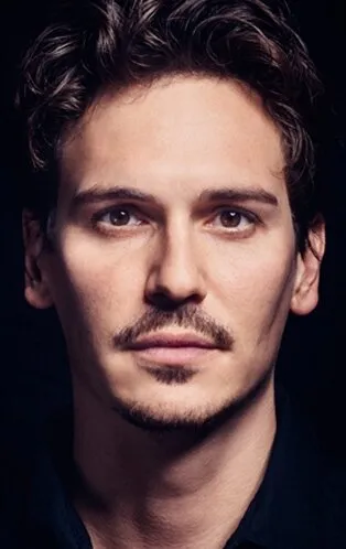 Фотография актёра Кристофер Шерф