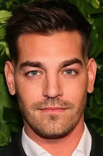 Фотография актёра Мэтт Роджерс