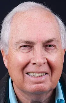 Фотография актёра Рэй Булл