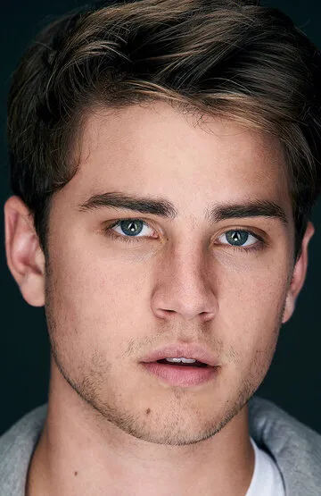 Фотография актёра Карсон Роулэнд