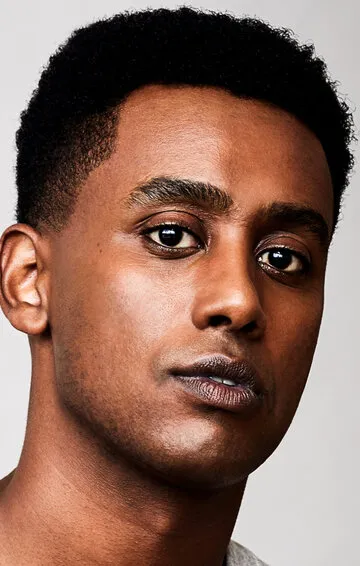 Фотография актёра Арая Менгеша