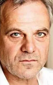 Фотография актёра Бернхард Шюц