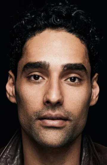 Фотография актёра Навид Чархи