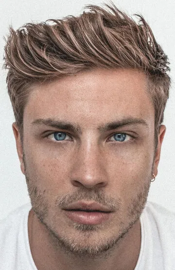 Фотография актёра Янник Шуманн