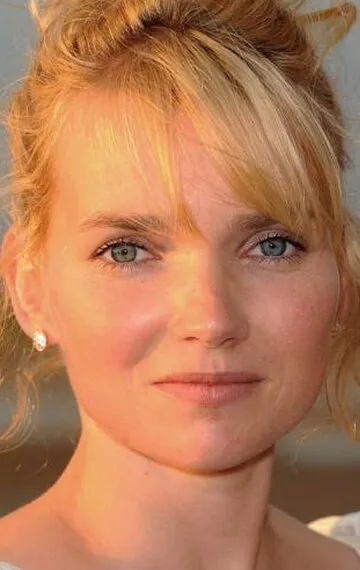 Фотография актёра Софи Куинтон