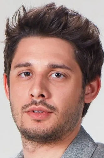 Фотография актёра Озгюн Караман