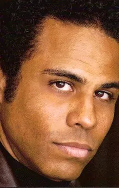 Фотография актёра Адам Лазарр-Уайт