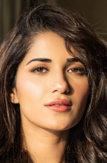 Фотография актёра Рухани Шарма