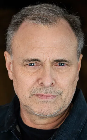 Фотография актёра Барри В. Леви