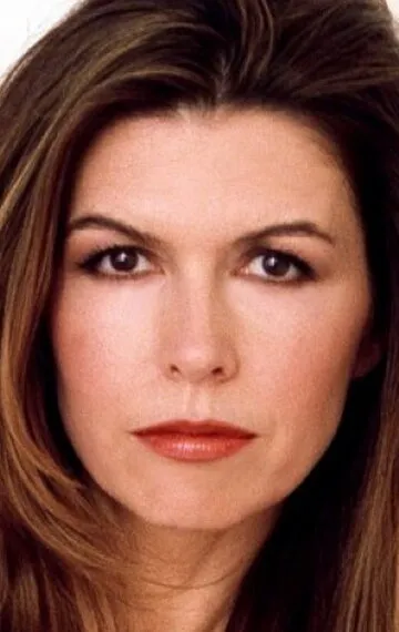 Фотография актёра Финола Хьюз