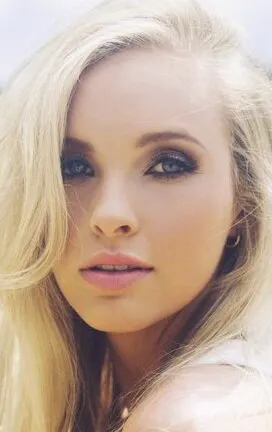 Фотография актёра Алисия Бэнит