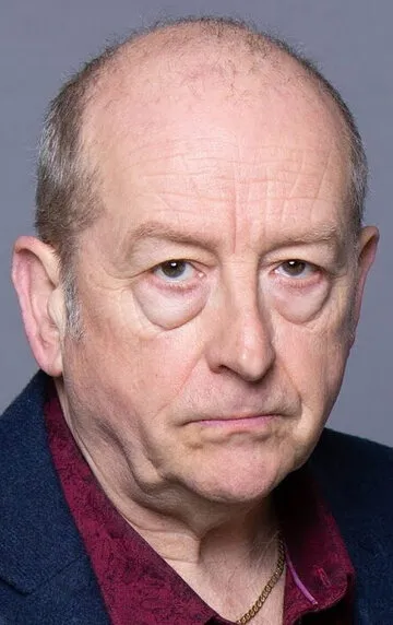 Фотография актёра Иэн Бартоломью