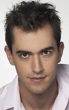 Фотография актёра Адам Дж. Йинд