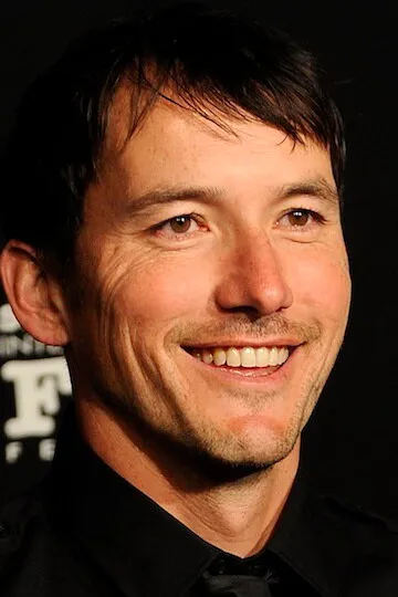 Фотография актёра Коэн Холлоуэй