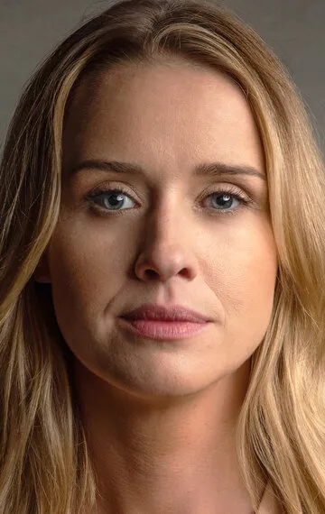 Фотография актёра Лиза Хенни