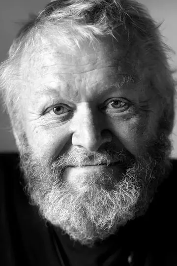 Фотография актёра Йенс Оккинг