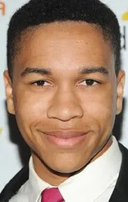 Фотография актёра Аарон Мотен