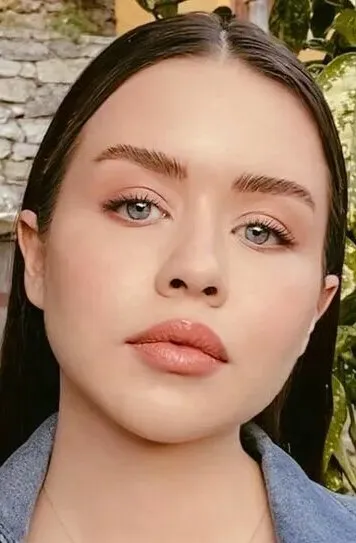 Фотография актёра Ягмур Ун