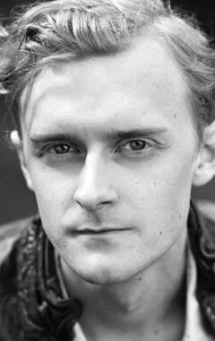 Фотография актёра Кристос Лоутон