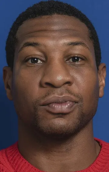 Фотография актёра Джонатан Мэйджерс