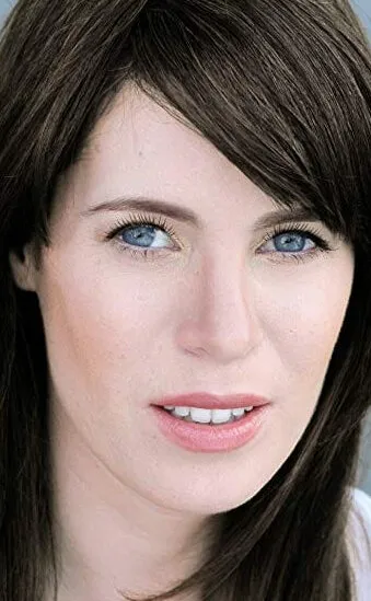 Фотография актёра Эдриэнн МакКуин