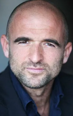 Фотография актёра Пьер Бенуа