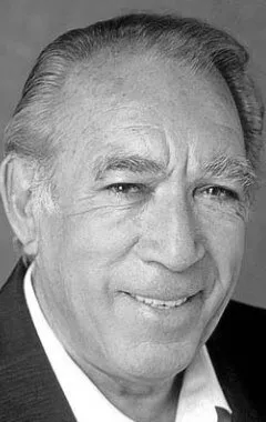 Фотография актёра Энтони Куинн